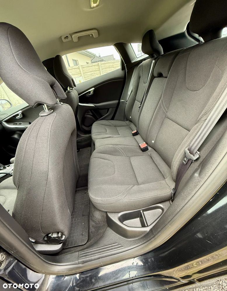 Volvo V40 T2 Momentum - 15
