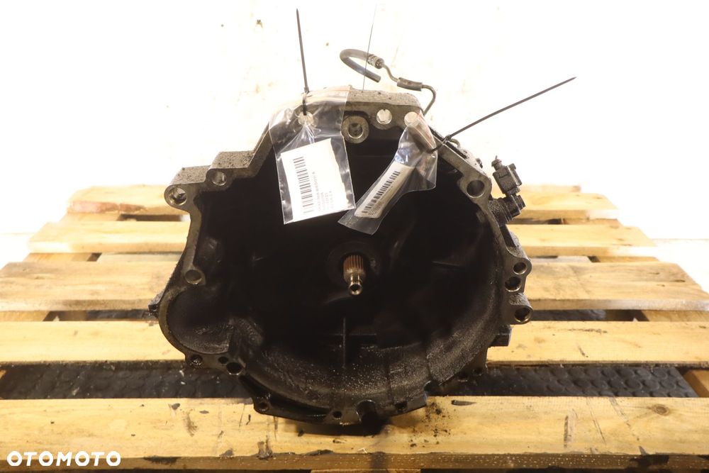 SKRZYNIA BIEGÓW 6 BIEGOWA AUDI A6 C6 2.4 GYF0136 - 1