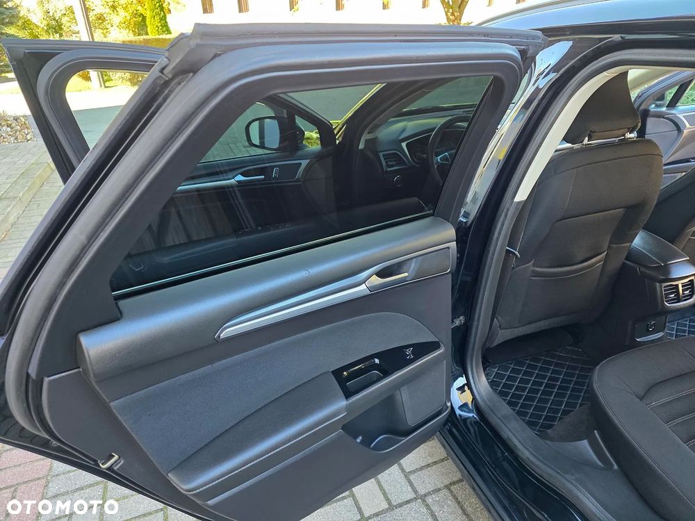 Ford Mondeo 2.0 TDCi Titanium - 23