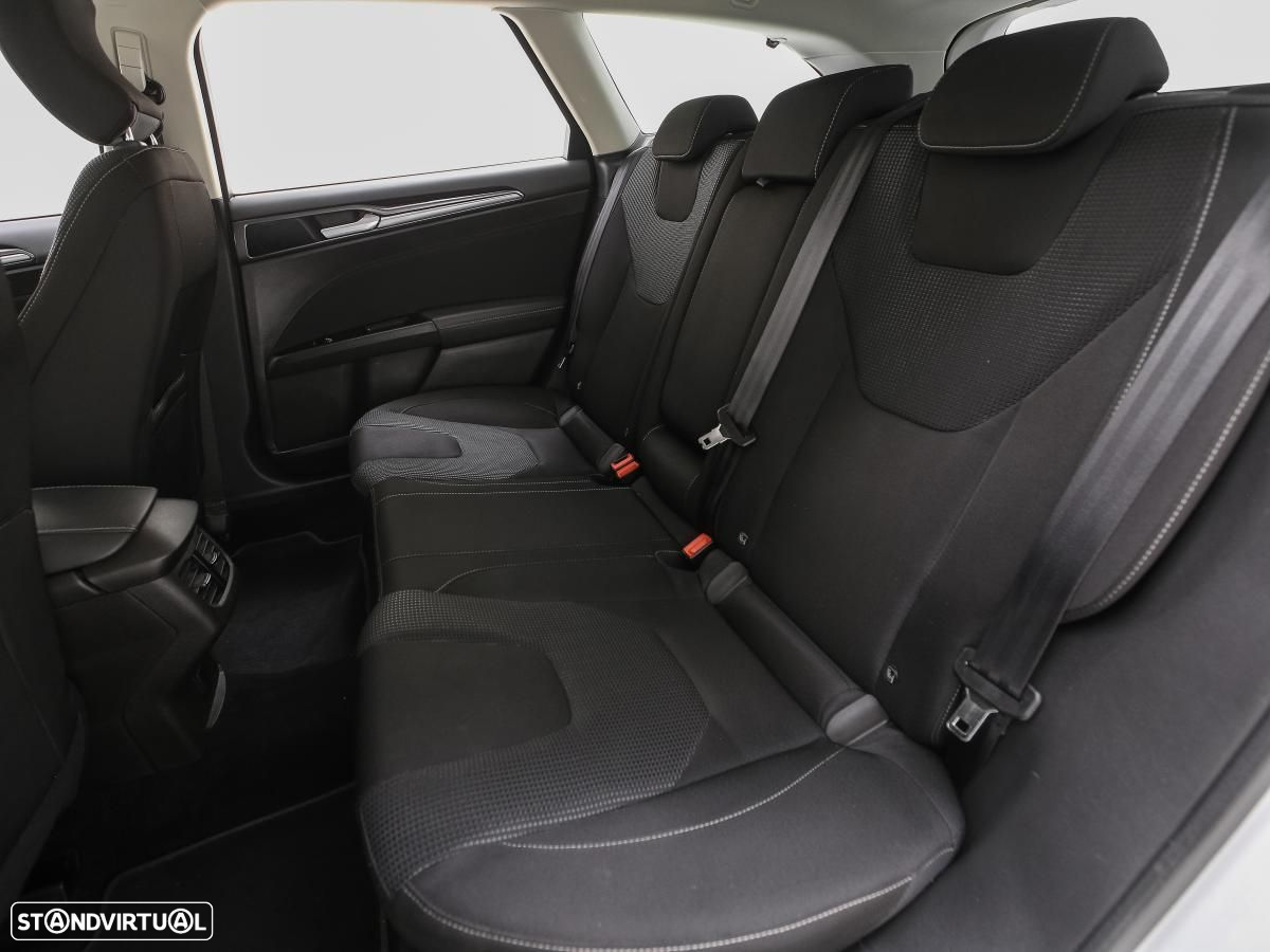Ford Mondeo SW 2.0 HEV Titanium - 11