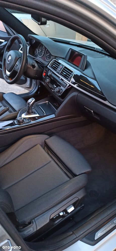 BMW Seria 3 330i Sport Line - 20