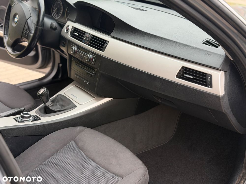 BMW Seria 3 320d - 14