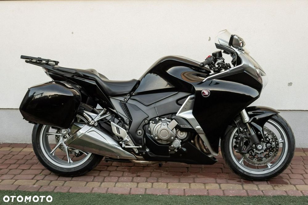 Honda VFR - 2