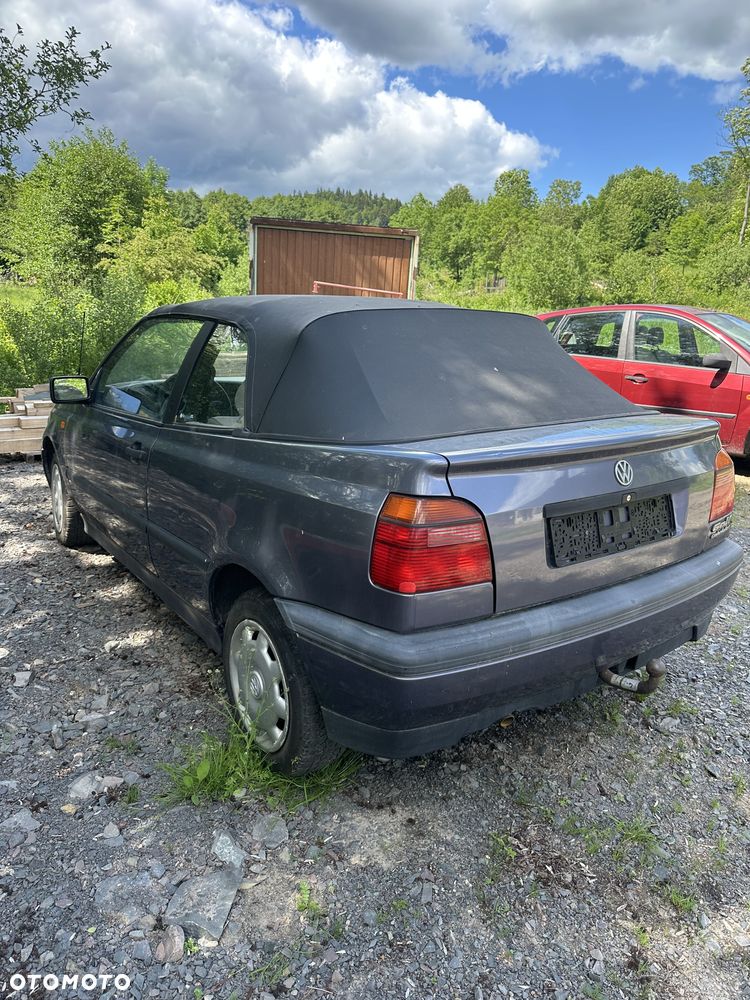 Volkswagen Golf - 1