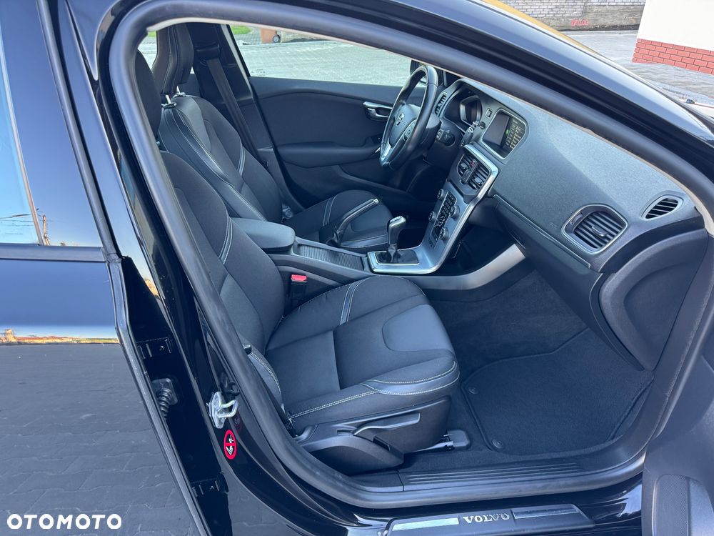 Volvo V40 D2 Drive-E Momentum - 14