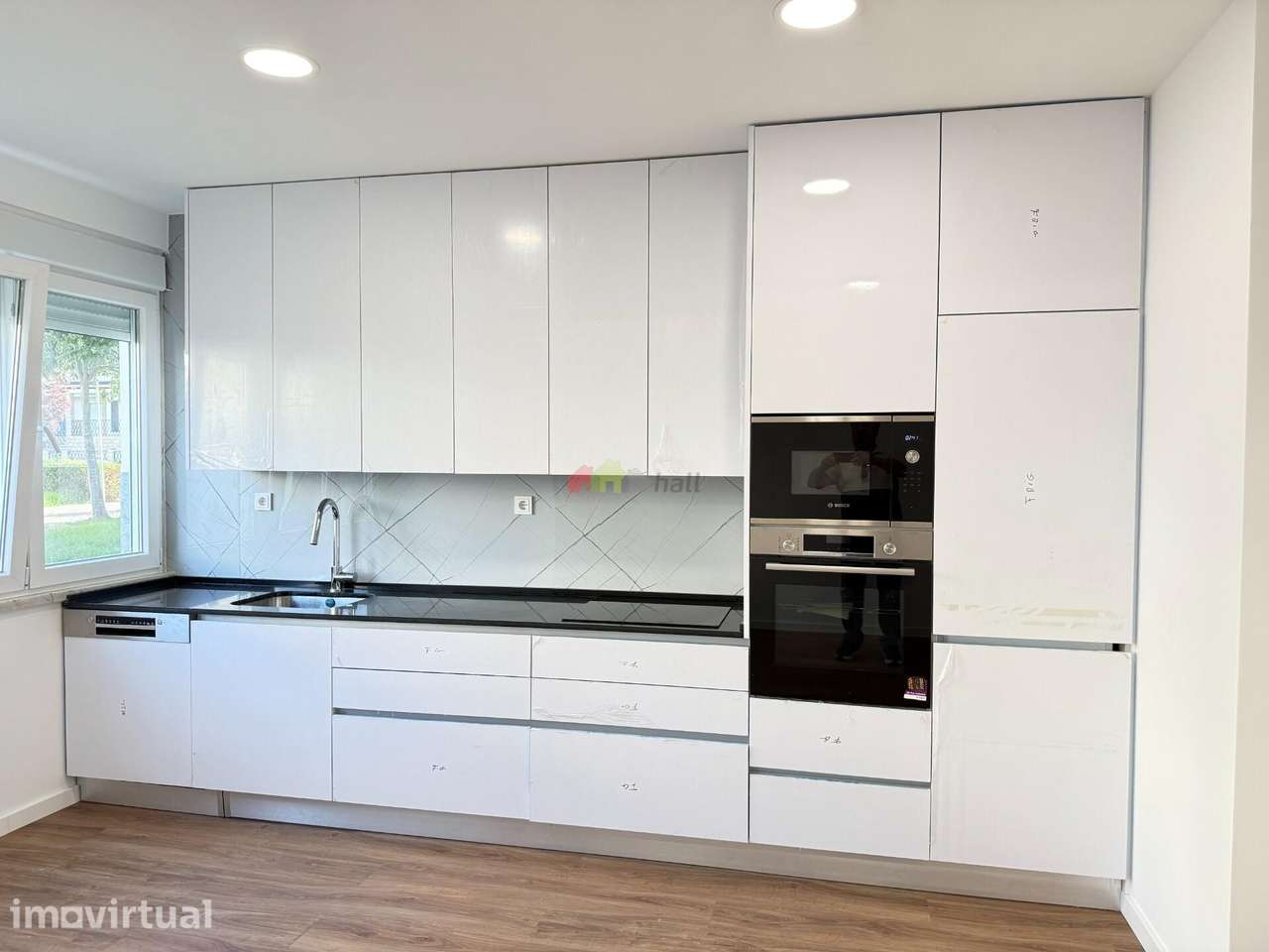 Apartamento T3 Totalmente Remodelado c/ 2 suítes - Grande imagem: 2/21