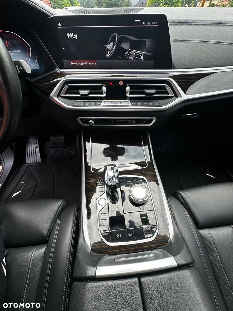 BMW X7 xDrive40i - 27