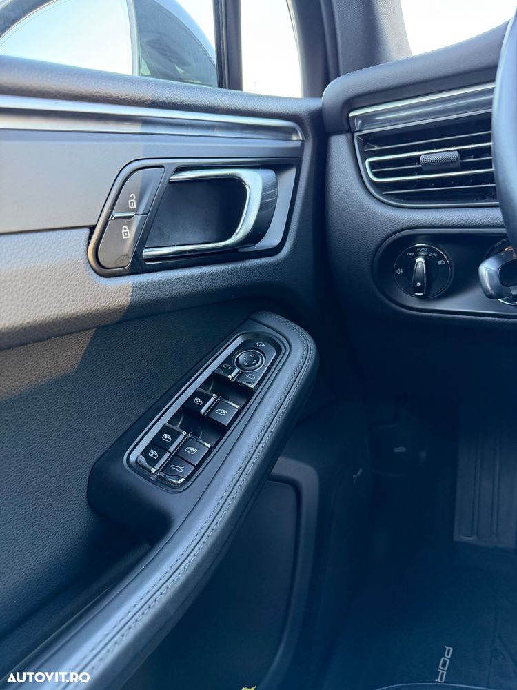 Porsche Macan T - 16
