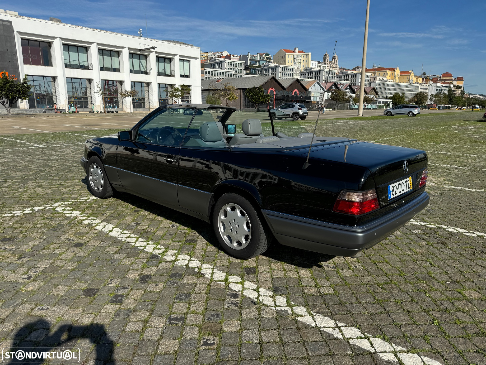 Mercedes-Benz E 200 - 12