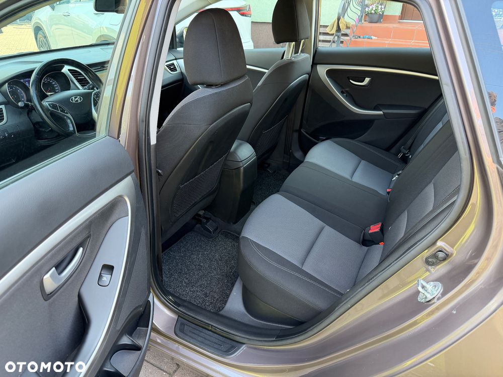 Hyundai i30 blue Kombi 1.4 YES Gold - 22