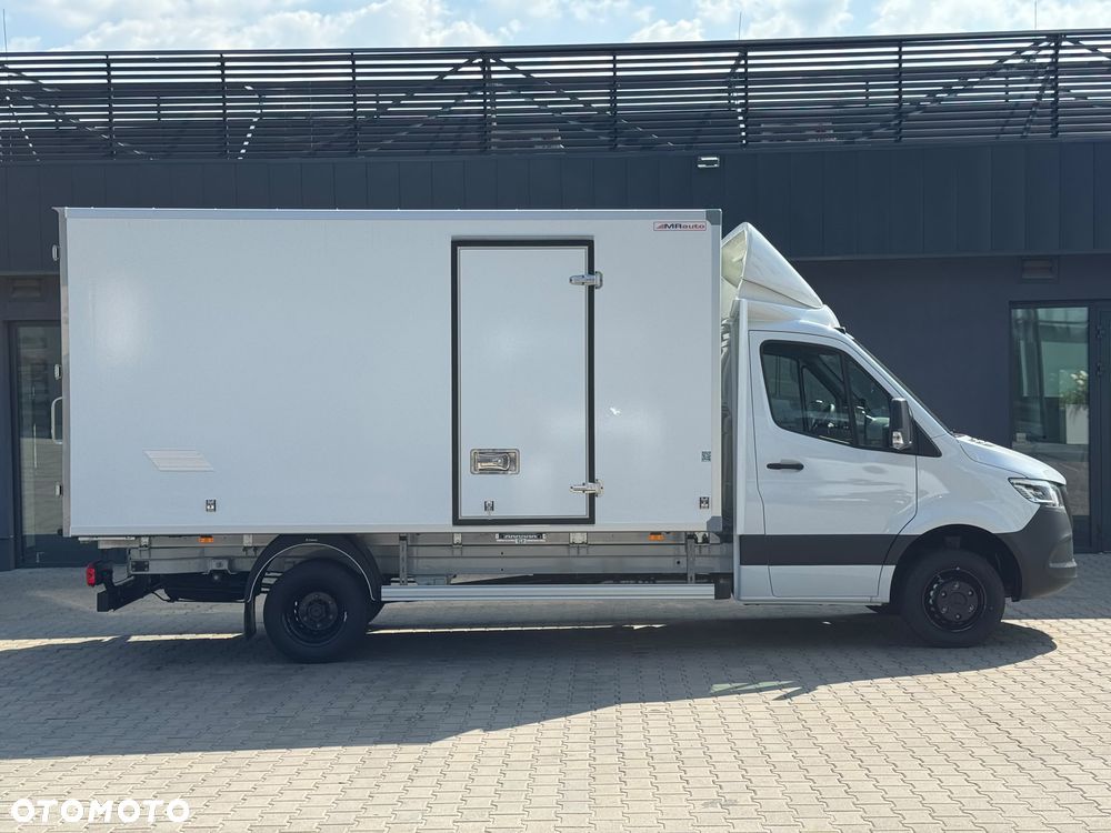 Mercedes-Benz Sprinter - 6