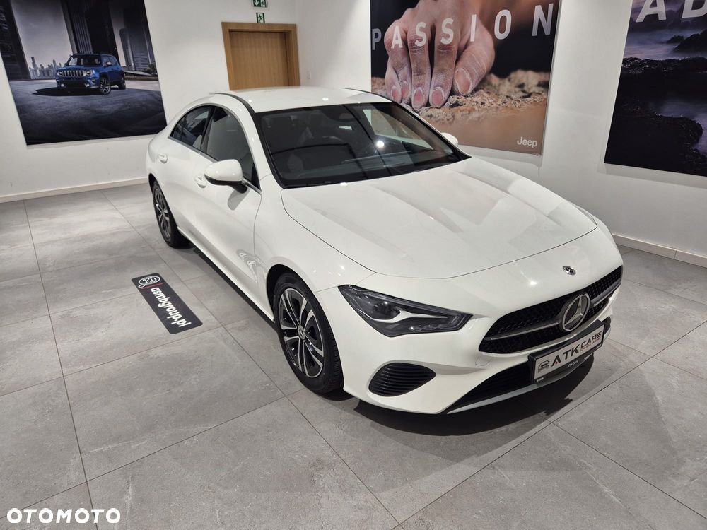 Mercedes-Benz CLA 200 7G-DCT - 25