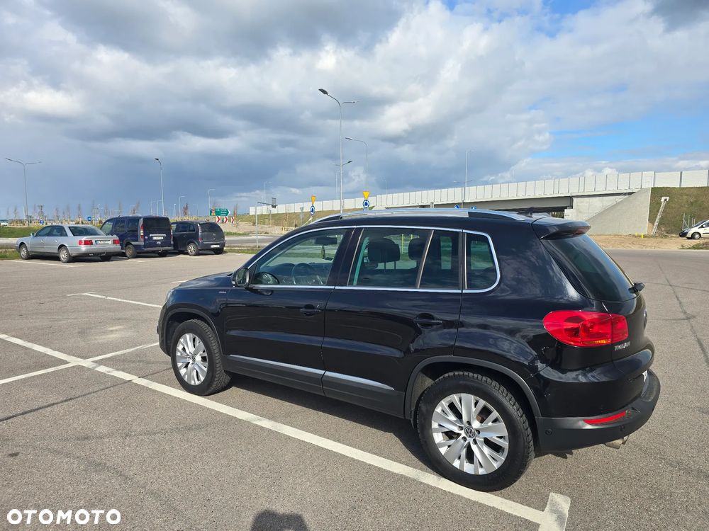 Volkswagen Tiguan 2.0 TDI SCR 4MOTION BlueMotion Technology DSG Lounge Track & Style - 4