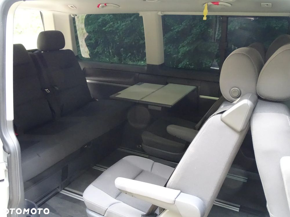 Volkswagen Multivan - 13