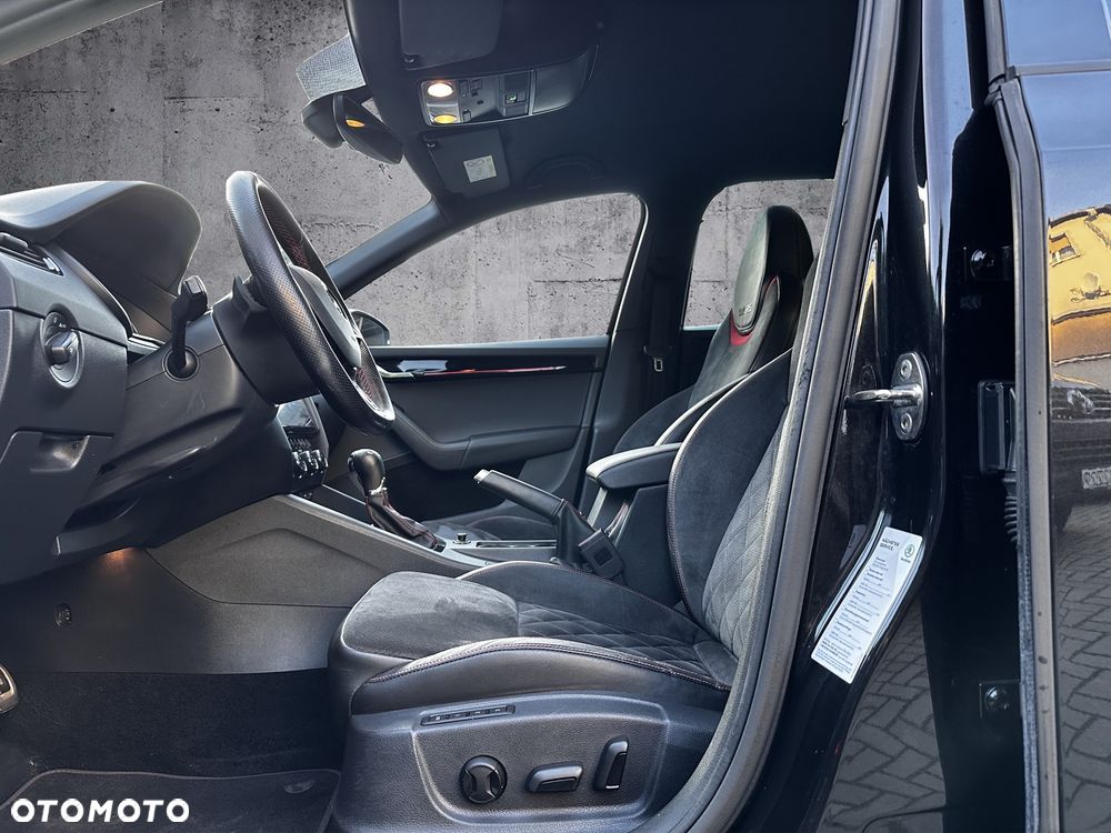 Skoda Octavia 2.0 TSI RS Challenge 245 DSG - 10