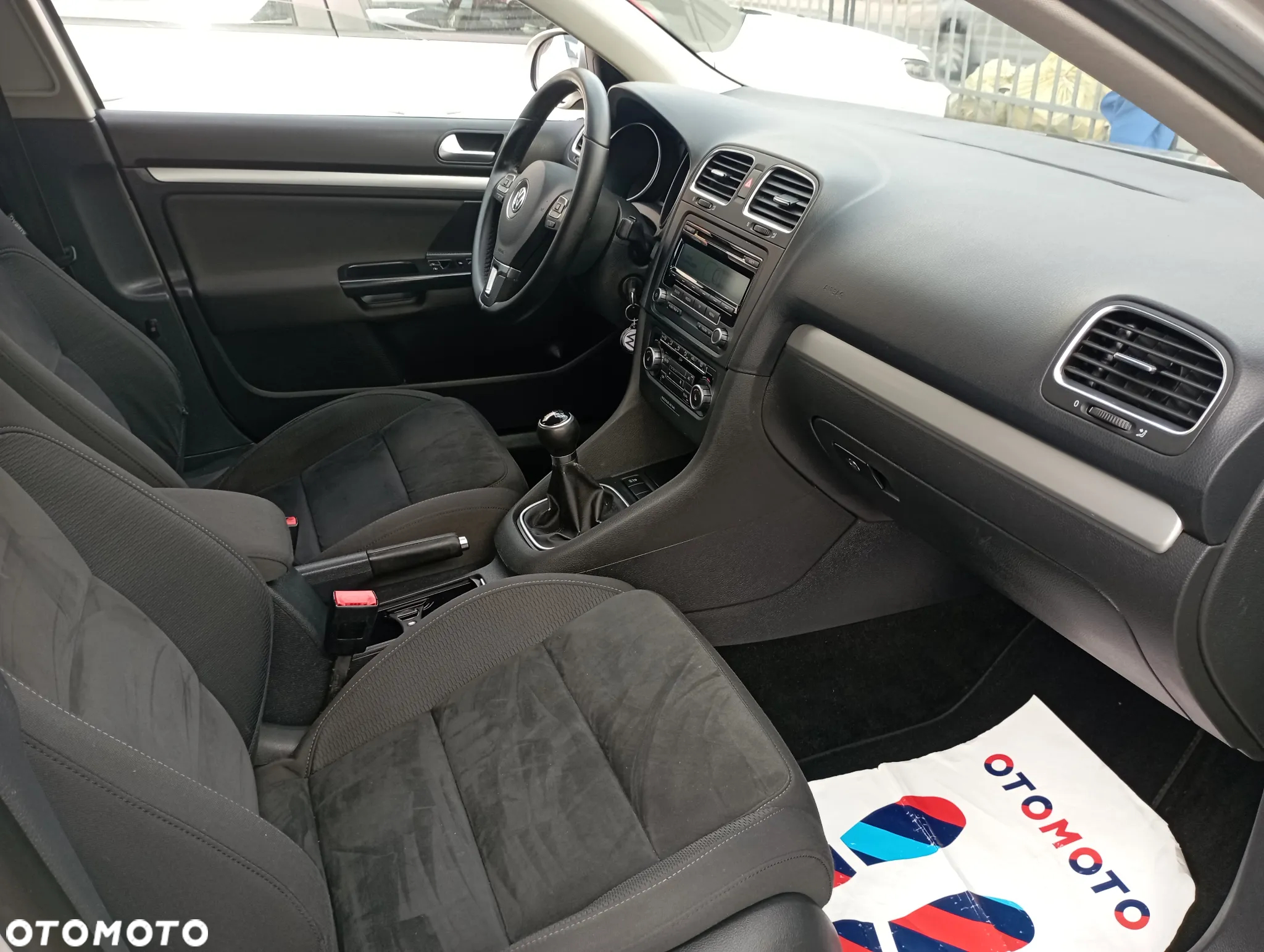 Volkswagen Golf VI 1.6 TDI Highline - 9