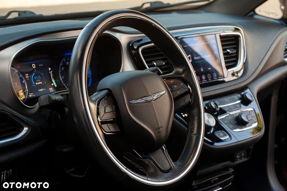 Chrysler Pacifica - 15