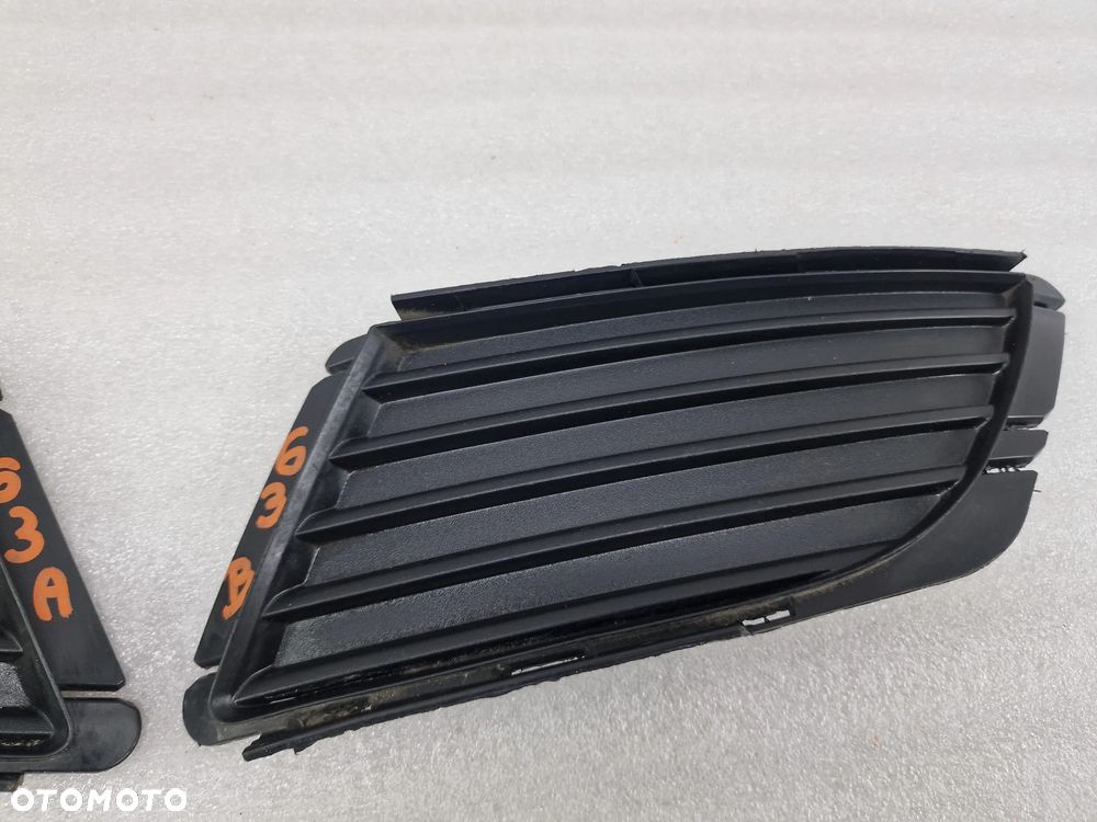 OPEL CORSA C LIFT 03-06 PRAWA KRATKA BOCZNA ZDERZAKA PRZEDNIEGO PRZÓD BEZ HALOGENÓW , NR AUKCJI B/63 - 3