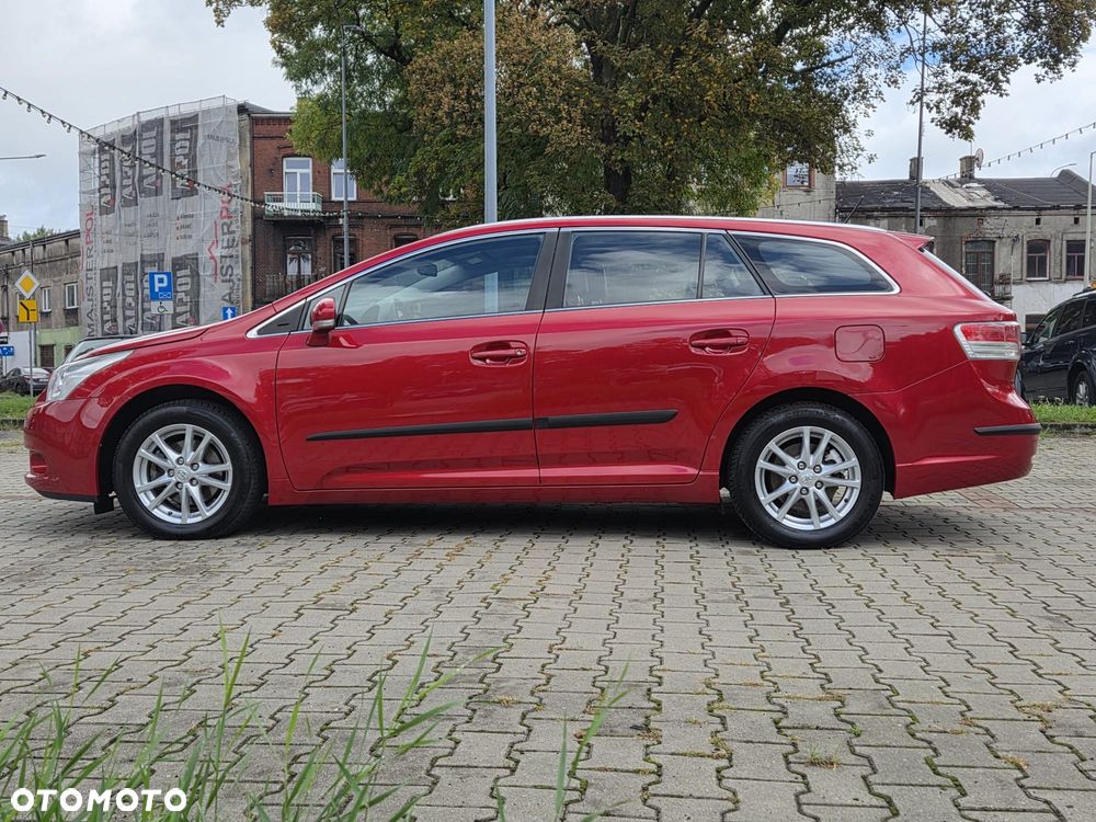 Toyota Avensis 1.8 Premium - 24