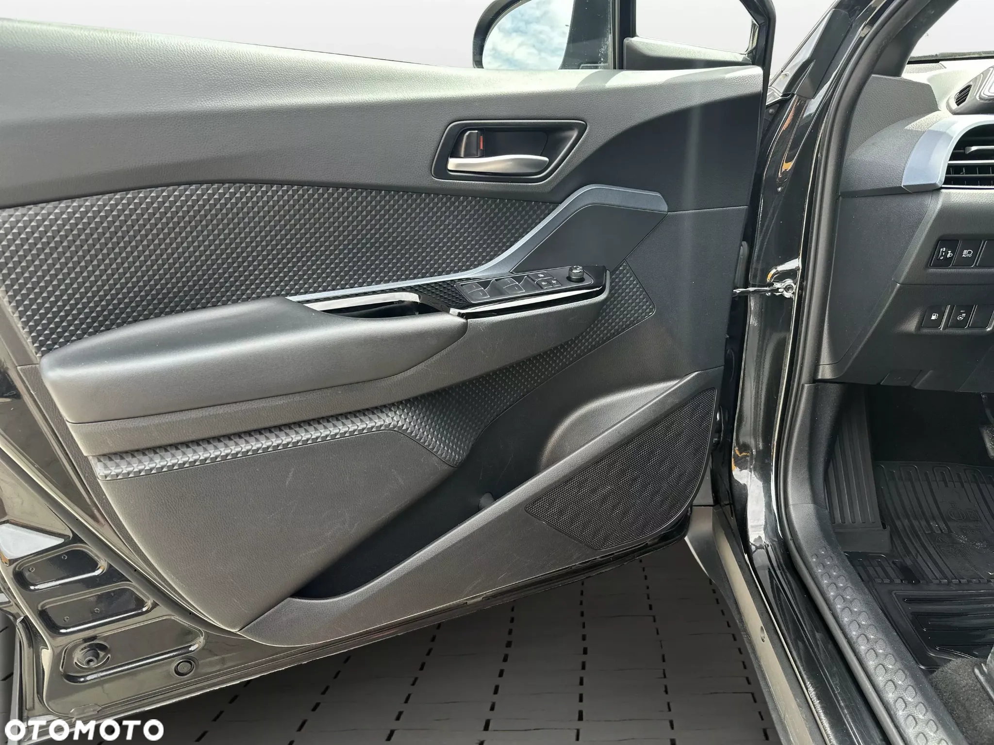 Toyota C-HR 2.0 Hybrid Style - 10
