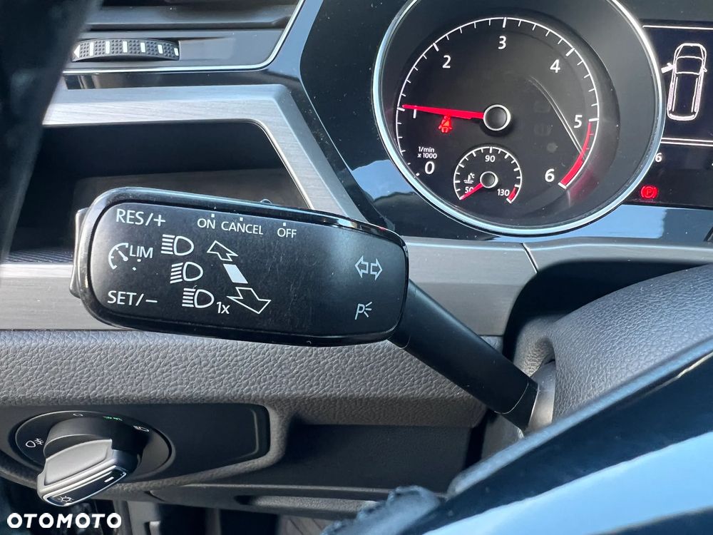 Volkswagen Touran 2.0 TDI SCR (BlueMotion Technology) Comfortline - 18