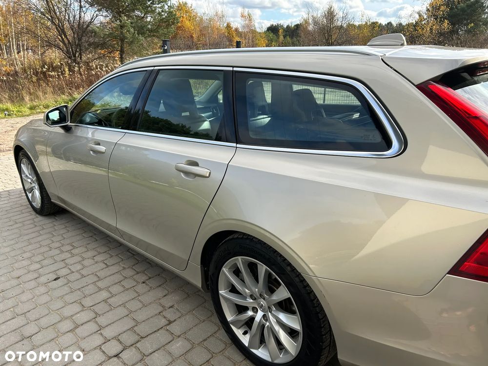 Volvo V90 D5 AWD Momentum - 4