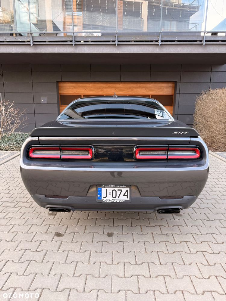 Dodge Challenger - 25