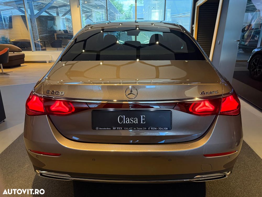 Mercedes-Benz E 200 4MATIC MHEV - 14