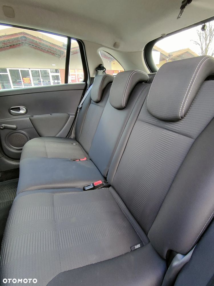 Renault Clio - 16