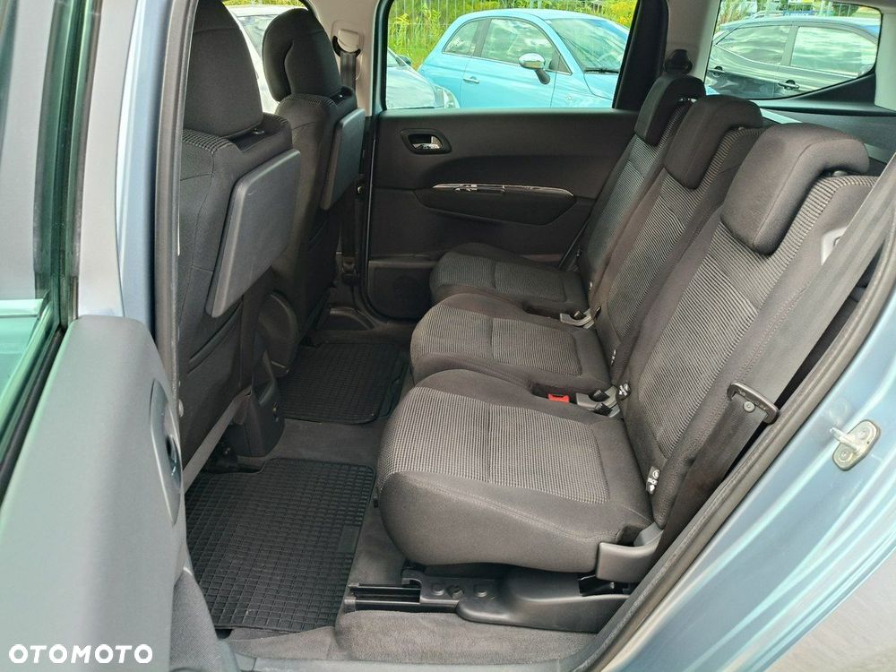 Peugeot 5008 - 8