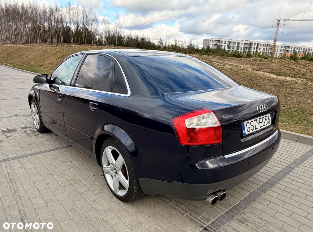 Audi A4 Limousine - 5