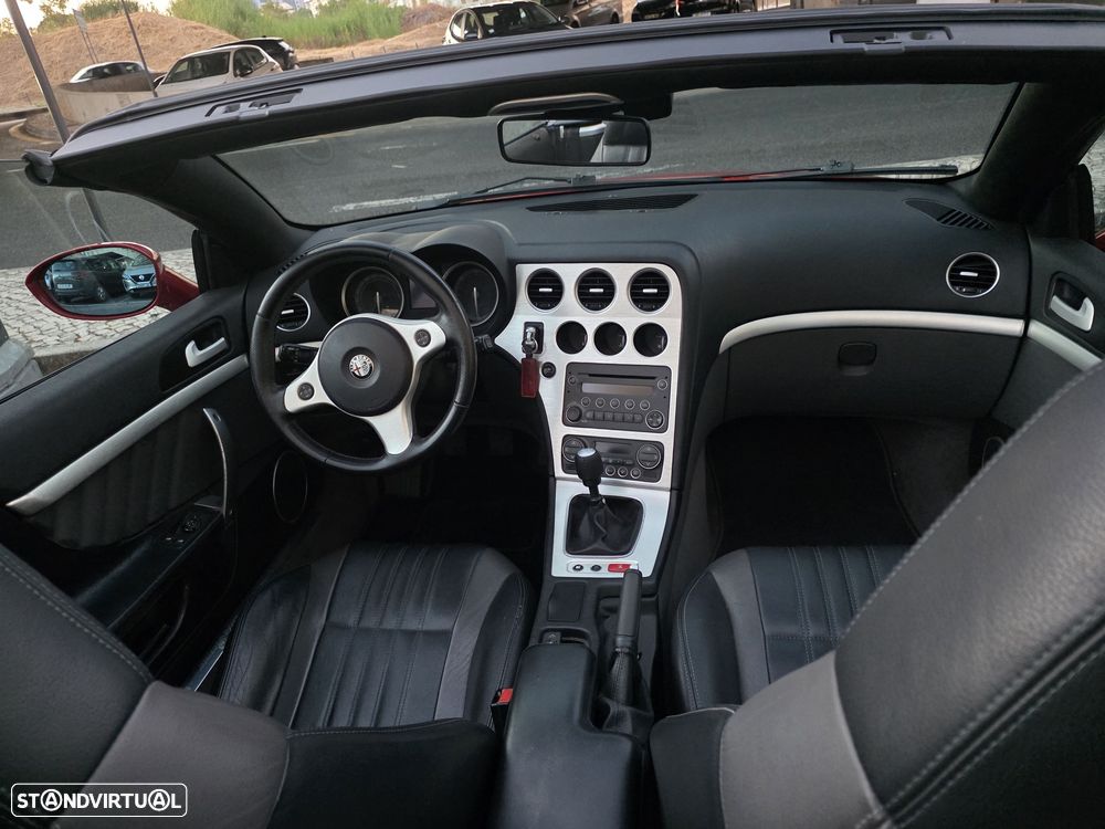 Alfa Romeo Spider 2.4 JTDM - 4