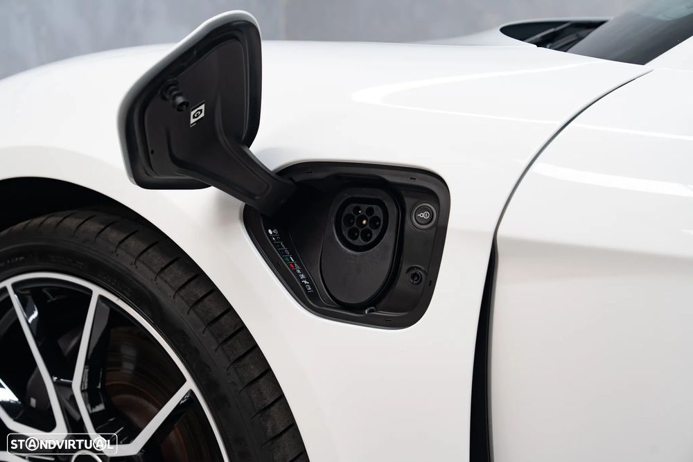 Porsche Taycan Bateria Performance Plus - 16