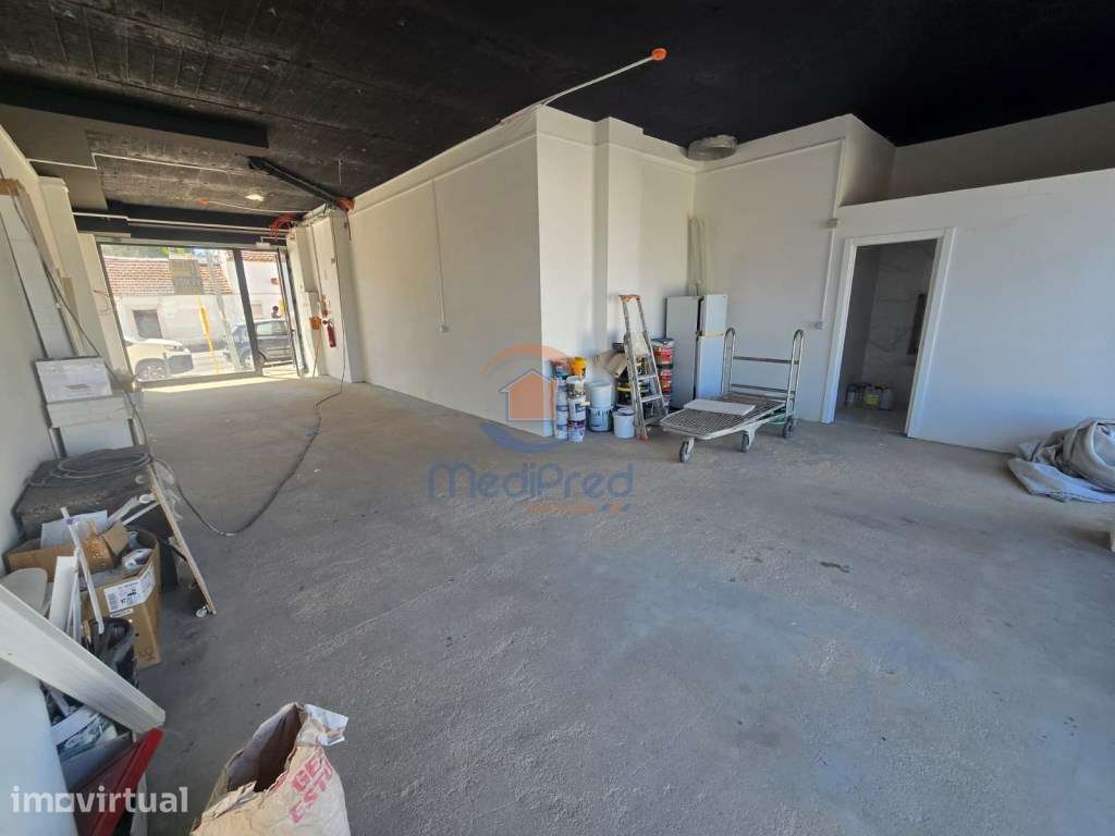 Loja NOVA com 80 m2 | Caneças - Grande imagem: 2/7