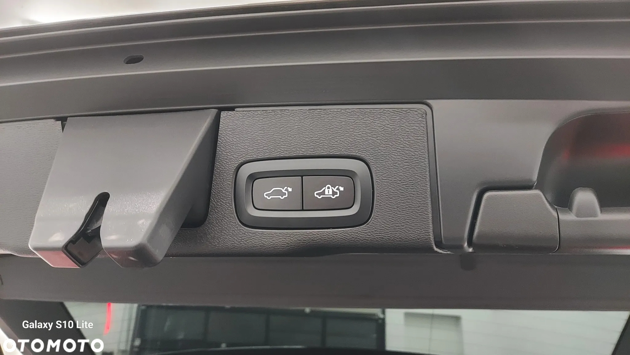 Volvo XC 60 B4 D AWD Plus Dark - 10
