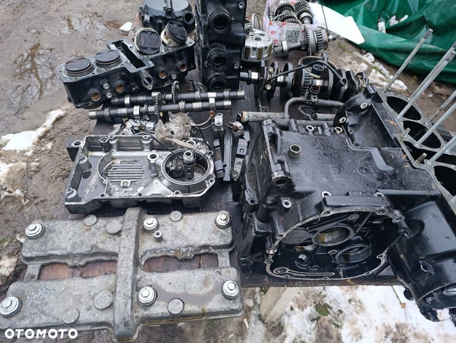 Części silnika Kawasaki GPZ 600 GPX ZX600A głowica cylinder wał E3 - 4