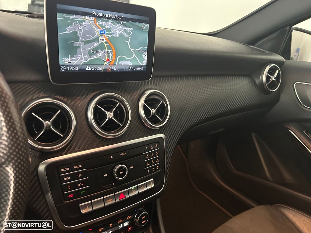 Mercedes-Benz A 200 d AMG Line - 17