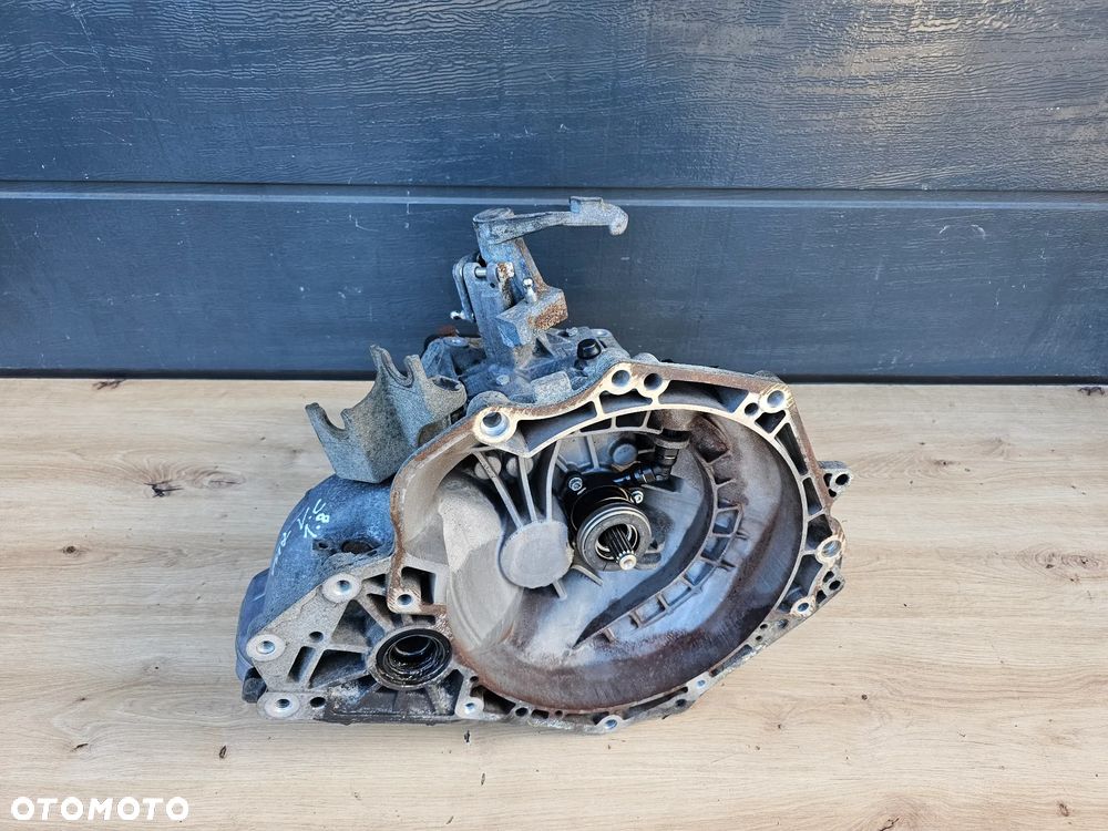 SKRZYNIA BIEGÓW OPEL ASTRA H ZAFIRA B VECTRA C SIGNUM 1.8 Z18XER F17 C394 55565177 649354685 - 1