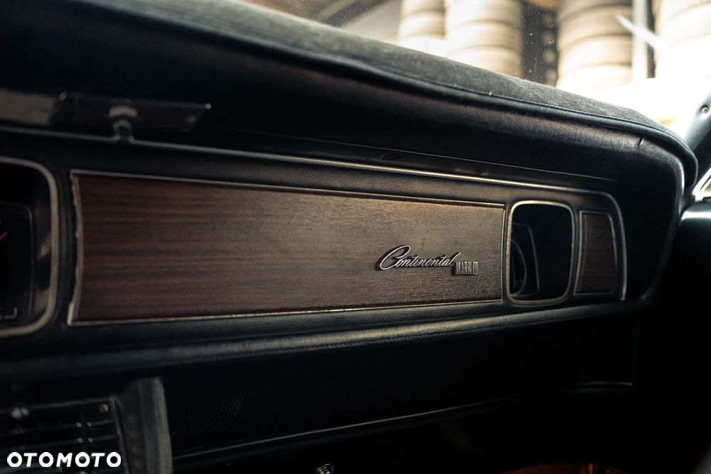 Lincoln Continental - 24