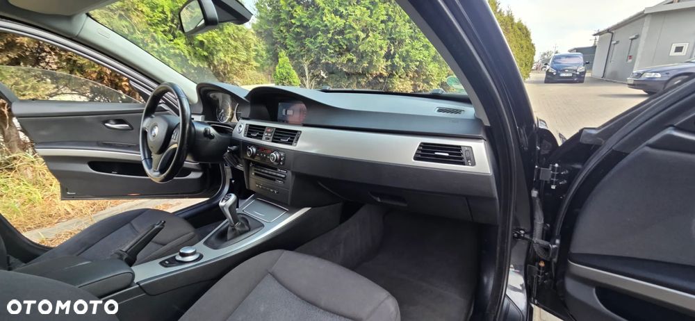 BMW Seria 3 320d DPF - 37