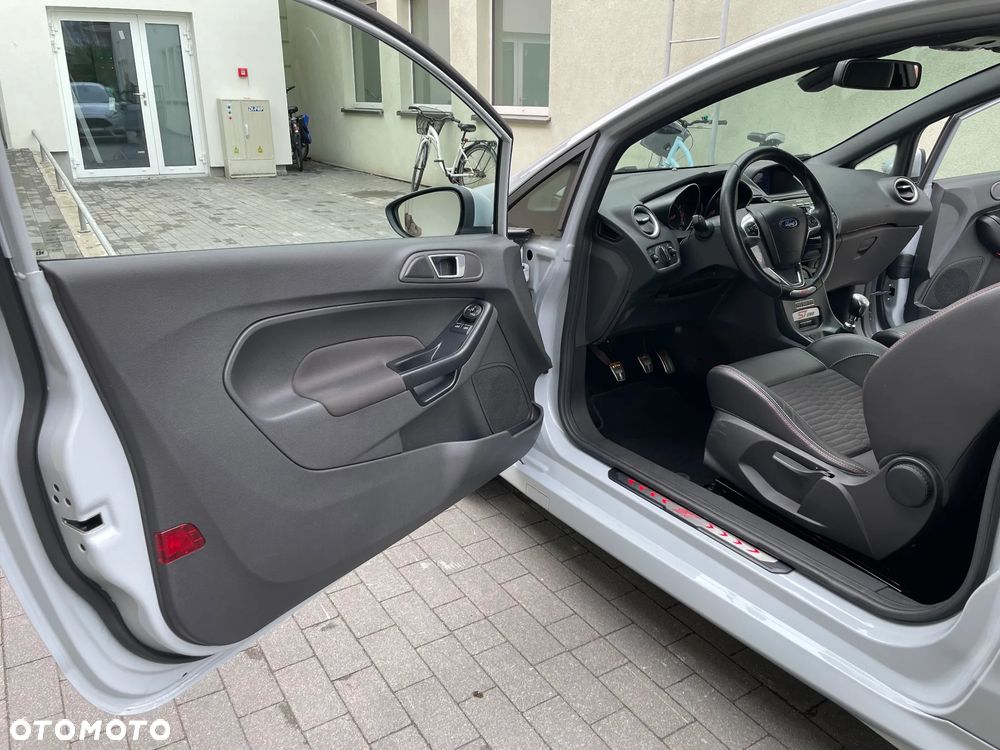 Ford Fiesta 1.6 EcoBoost ST200 - 6
