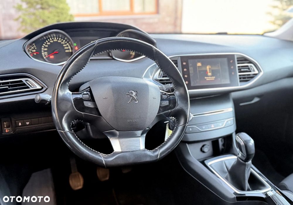 Peugeot 308 1.2 PureTech GPF Allure S&S - 24