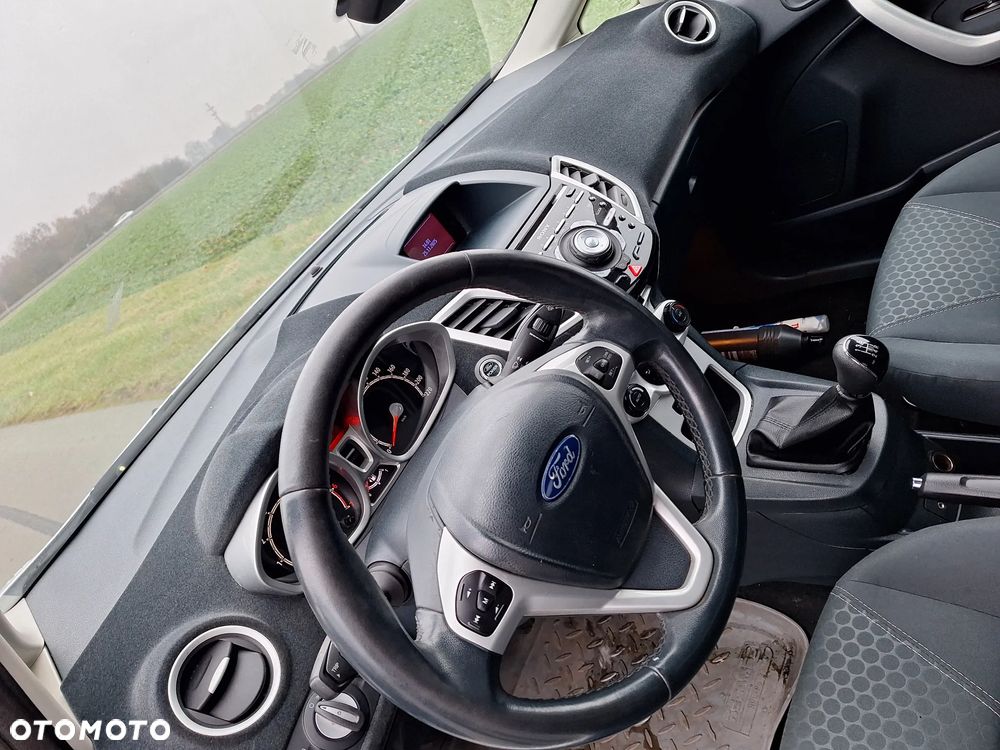 Ford Fiesta 1.6 Ti-VCT Titanium - 13
