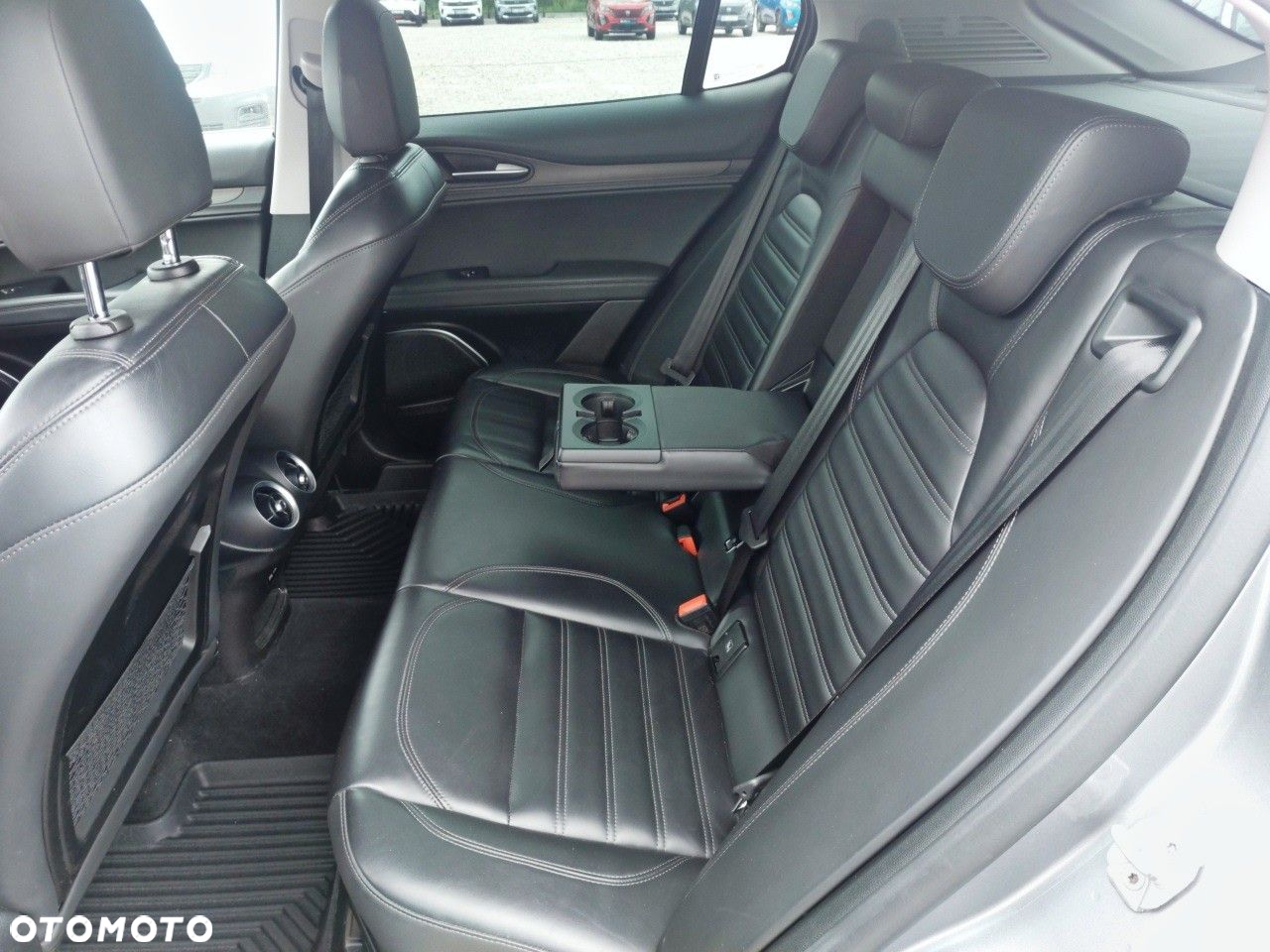 Alfa Romeo Stelvio - 10
