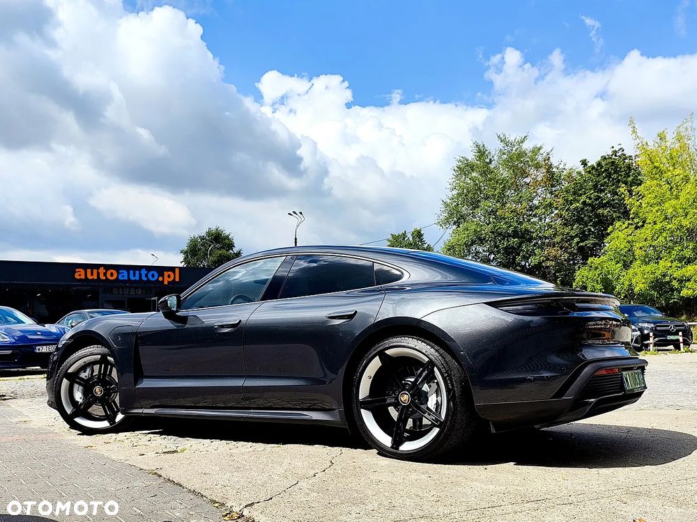 Porsche Taycan Turbo - 6