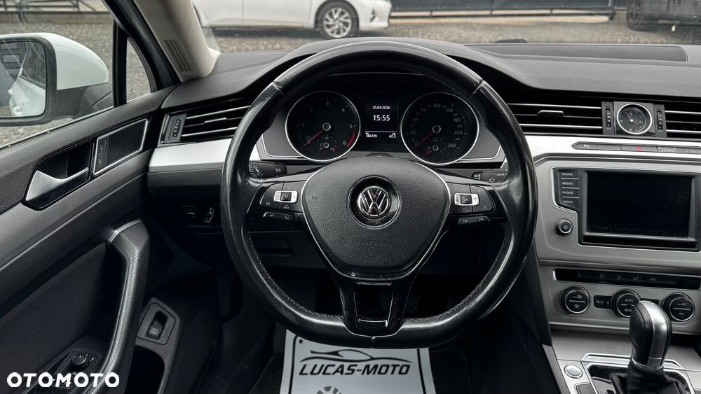 Volkswagen Passat - 30