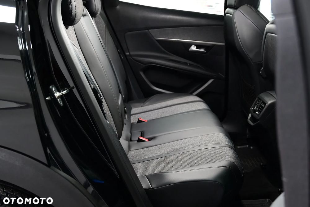 Peugeot 3008 BlueHDi 180 Stop & Start EAT8 Allure - 23