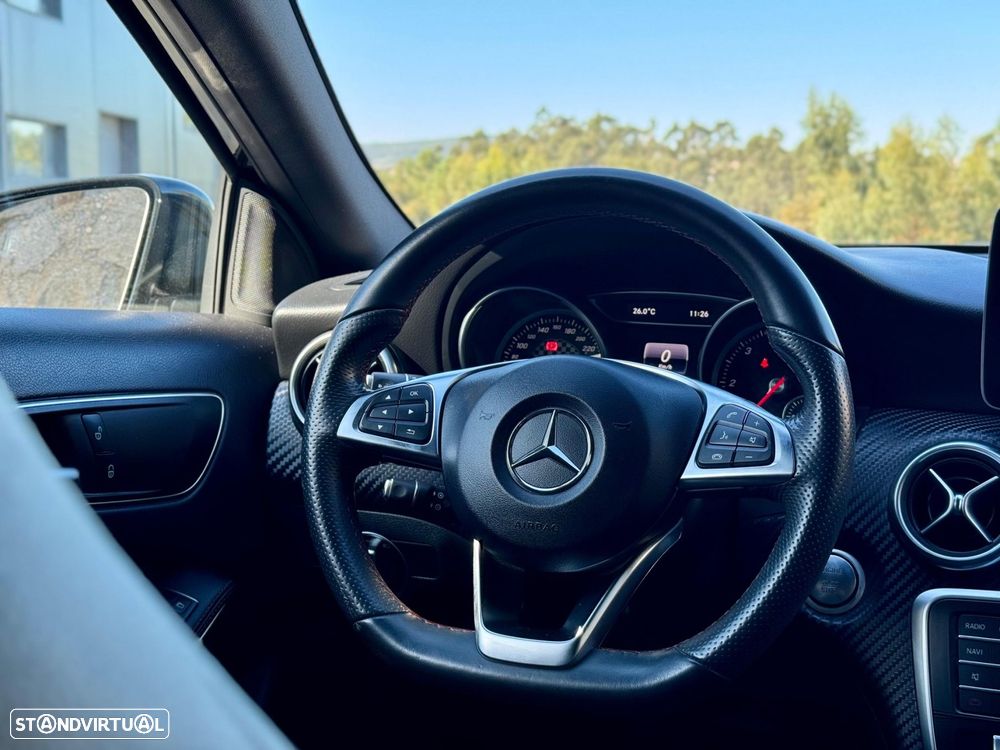 Mercedes-Benz A 180 d AMG Line - 30