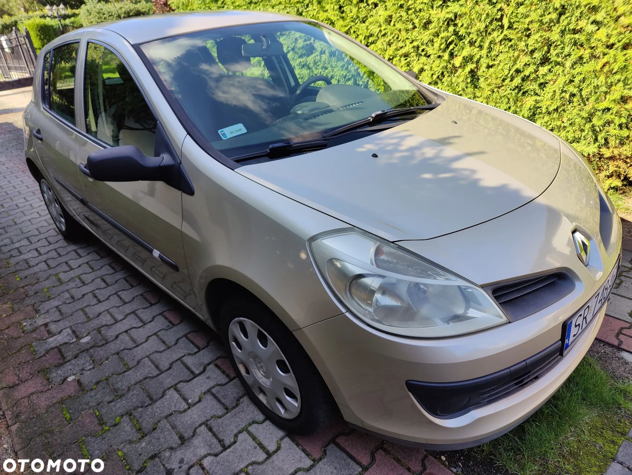 Renault Clio - 1