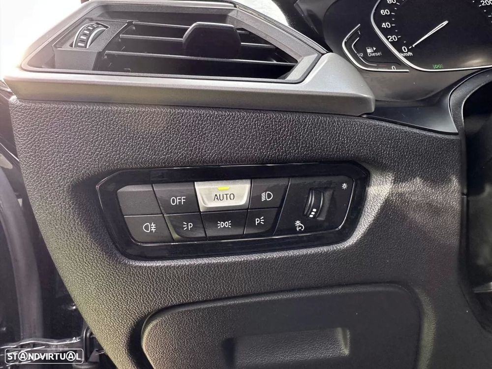 BMW 318 d Aut. Edition M Sport Shadow - 30